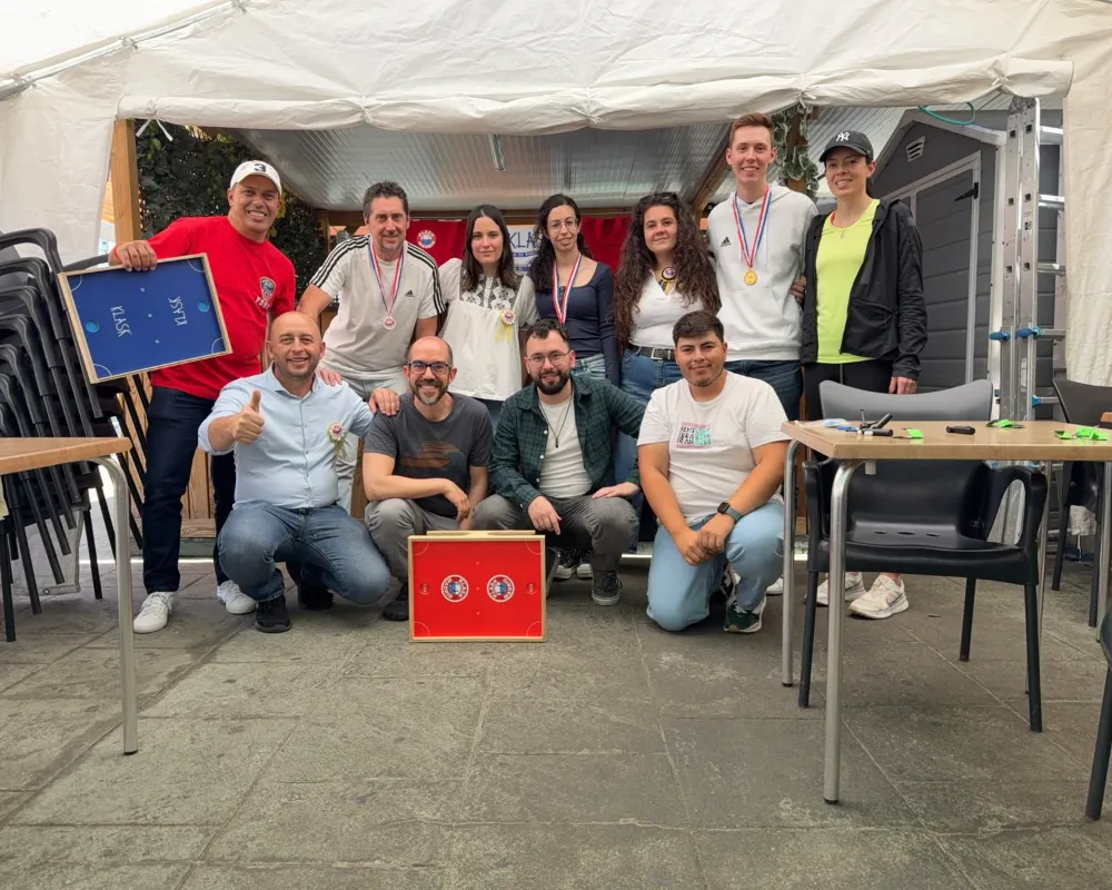 Todos los participantes de Klask & Friends